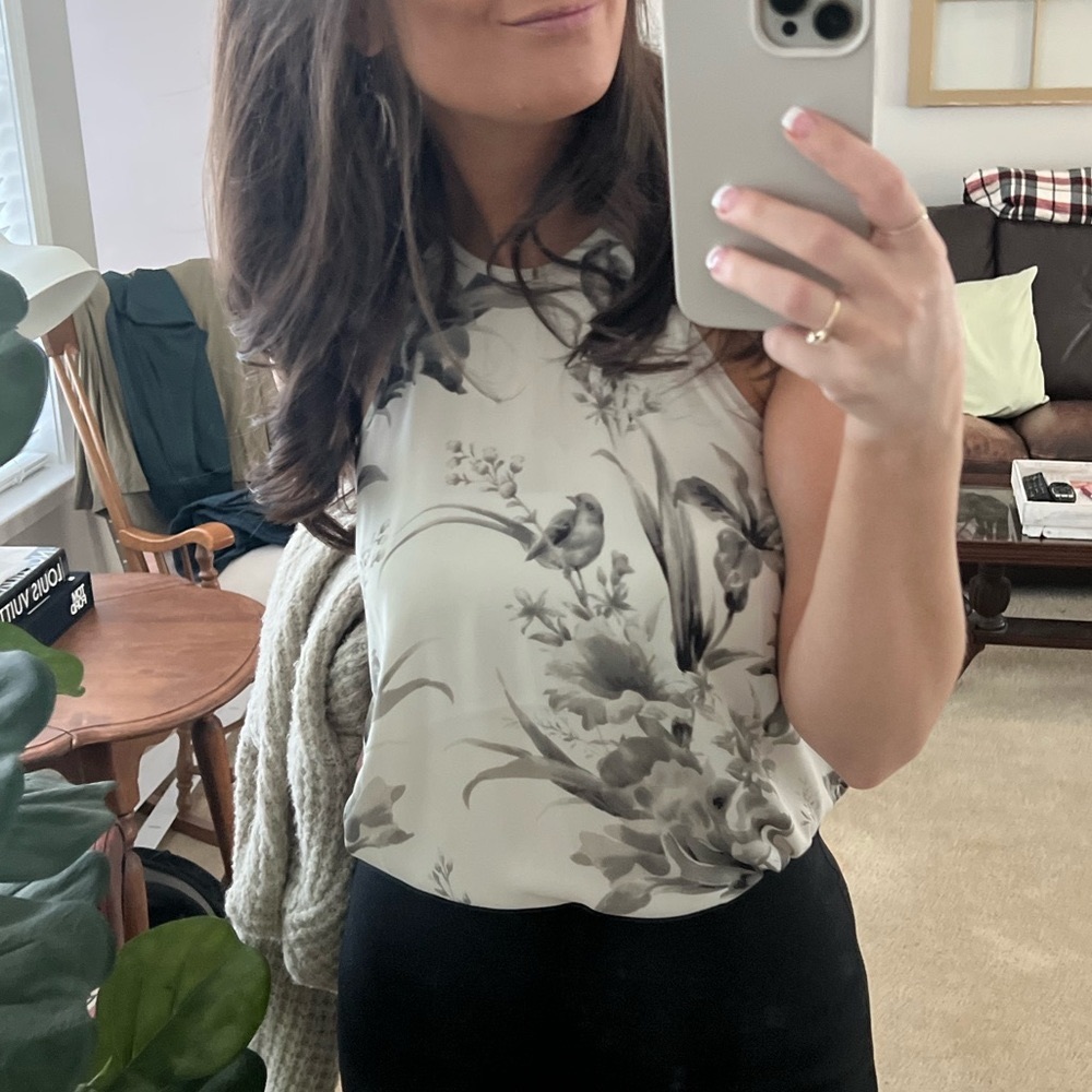 NWOT. Ann Taylor LOFT Sheer Ivory Gray Floral Women Top Blouse. Size XS.